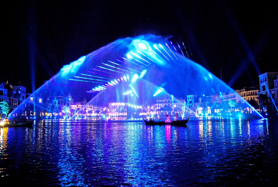 Le programme "Couleurs de Venise" se produit tous les soirs à 21h30 dans la ville "sans sommeil" Grand Word (Phu Quoc United Center). 