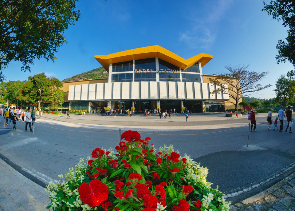 La plus grande station de télécabine du monde au mont de Ba Den. 
