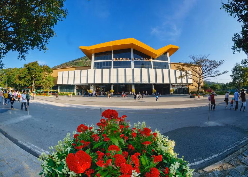 La plus grande station de télécabine du monde au mont de Ba Den. 