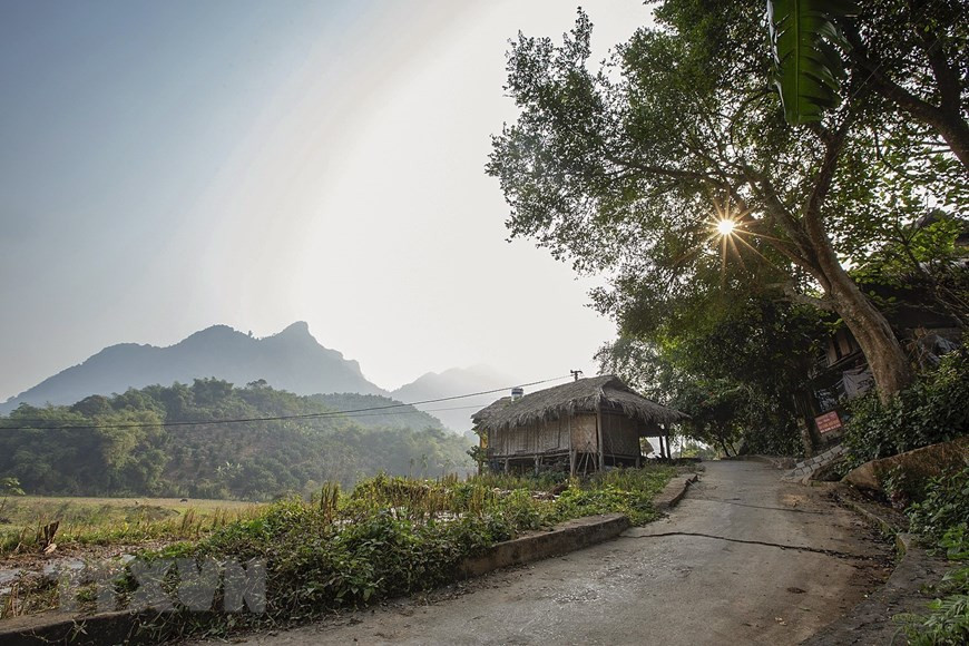 Paysage poétique et paisible chaque matin dans le village de Giang Mo, à Hoa Binh. 