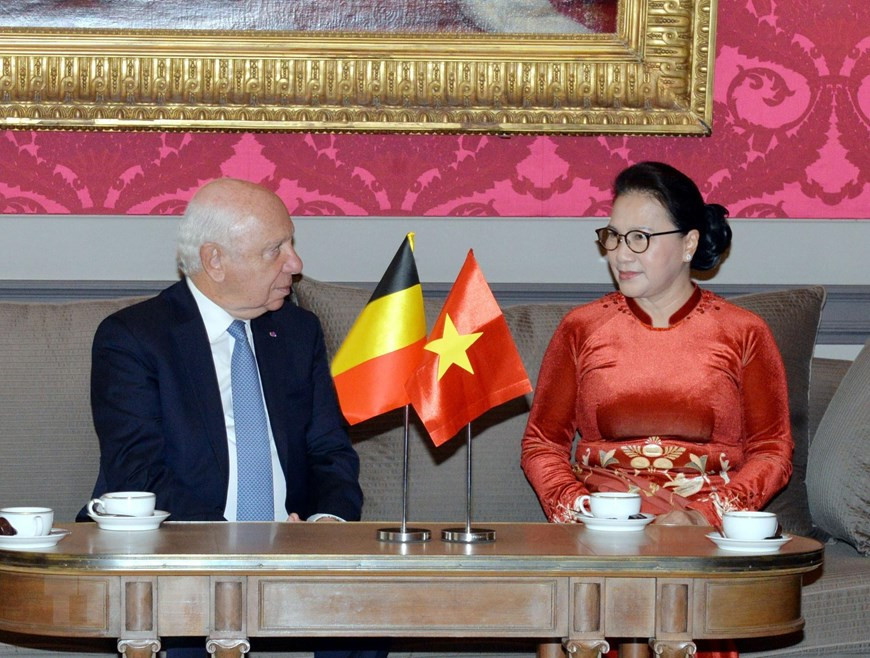 La présidente de l’Assemblée nationale vietnamienne, Nguyen Thi Kim Ngan, a eu le 4 avril à Bruxelles une entrevue avec le président du Sénat belge, Jacques Brotchi. 