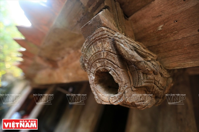 Les traces du temps se voient nettement sur l’architecture de la maison.