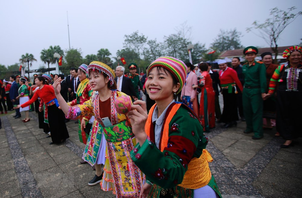 Des ethnies vivent dans le village culturel et touristique des ethnies du Vietnam à Dong Mo, Son Tay, à Hanoi.
