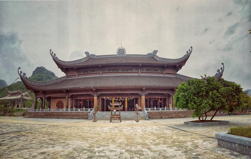 Le complexe de la pagode Tam Chuc comprend Công Tam Quan (porte d’entrée à trois arches), Diên Quan Âm (sanctuaire de Bodhisattva ou Dame de la Miséricorde), Diên Tam Thê (sanctuaire des trois Bouddha représentant le passé, le présent et le futur), Diên Phap Chu (sanctuaire du Seigneur Bouddha Sakyamuni) et Chùa Ngoc (pagode de Jade). Photo: Vietnamplus