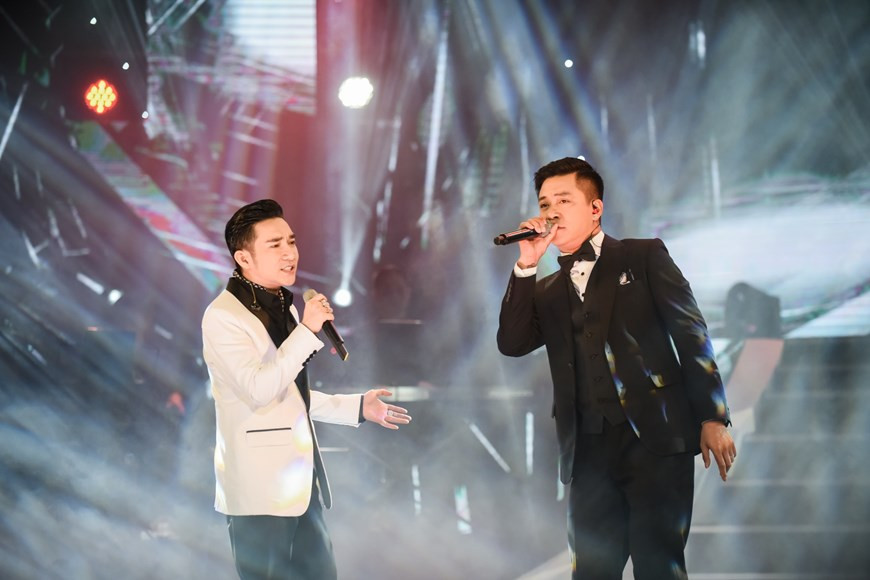 Quang Ha et Tuân Hung. Photo: VietnamPlus