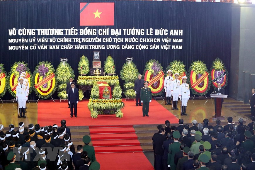 Panorama de la cérémonie commémorative à la mémoire de l'ancien président Lê Duc Anh.