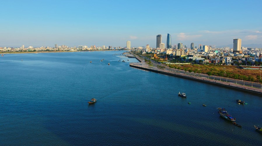 Da Nang vue du pied du mont Son Tra.