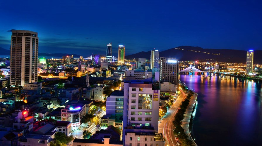  Da Nang en soirée.
