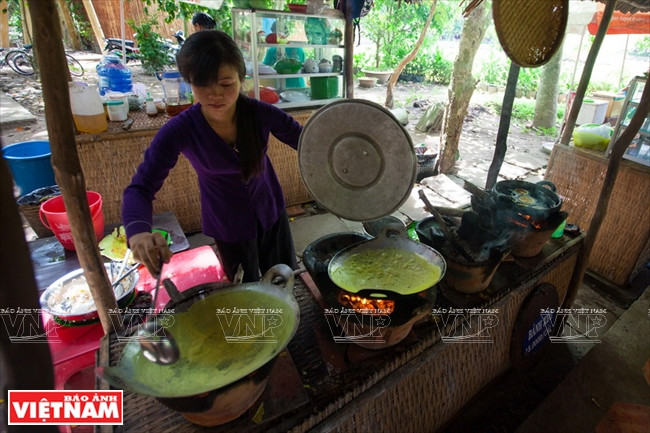 Des spécialités culinaires du Sud-Ouest servies aux visiteurs. 