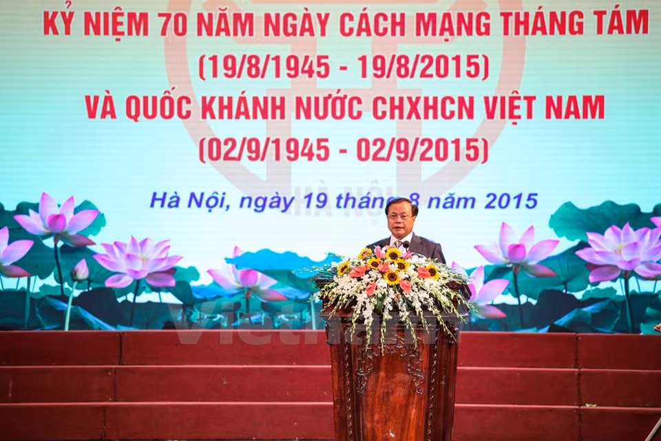 Le secrétaire du Comité municipal du Parti communiste du Vietnam de Hanoi, Pham Quang Nghi, lors du meeting. 