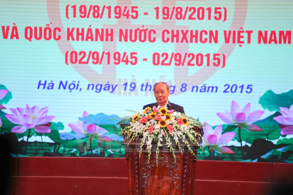 Vu Oanh, ancien membre du Viet Minh, évoque des moments historiques de 1945. 