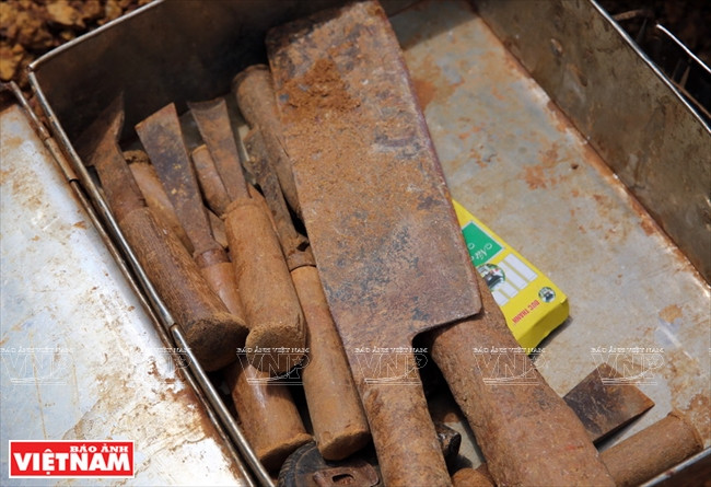  Outillage pour tailler la latérite.