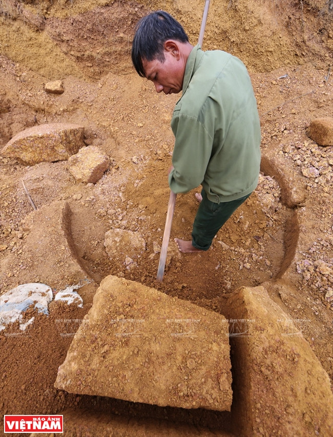  Des latérites qui viennent d’être exhumées