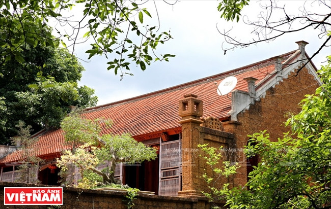  La latérite s’harmonise avec d’autres matériaux de construction.