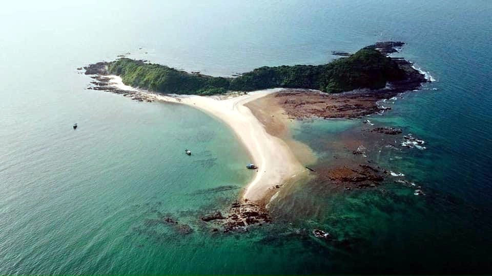 L'îlot du Crabe, commune de Dong Tien, district de Cô Tô. Photo: VNA
