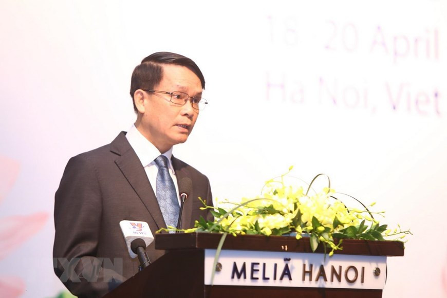 Le directeur général de la VNA Nguyen Duc Loi prend la parole à la cérémonie d'ouverture de la 44e réunion du Comité exécutif de l'OANA. Photo: VNA 