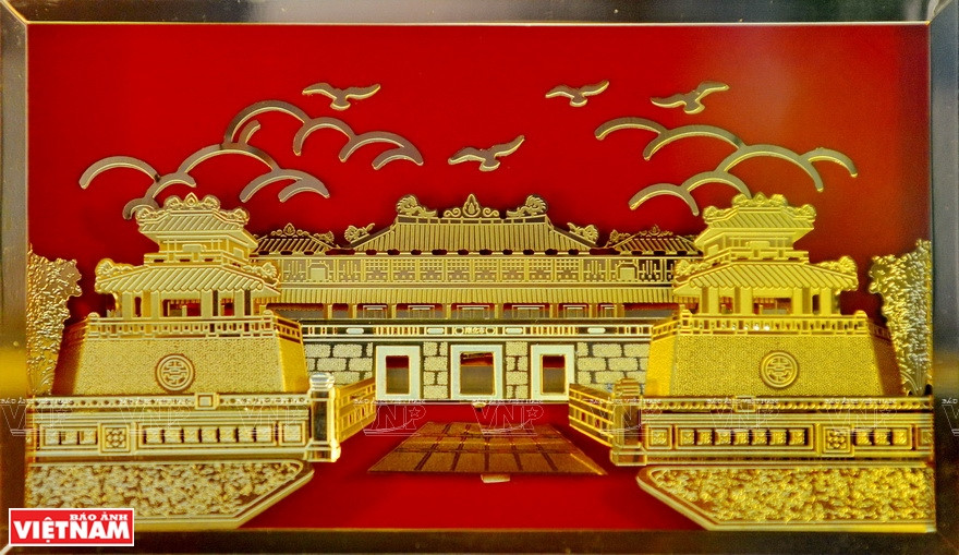 Une peinture en or sur la citadelle impériale de Hué (Dai Noi), patrimoine culturel mondial du Vietnam.