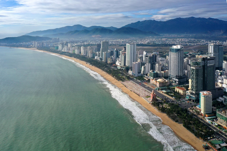 La ville balnéaire de Nha Trang est comparée à la "Perle de l'Extrême-Orient" - une destination touristique attrayante pour les touristes vietnamiens comme étrangers. 