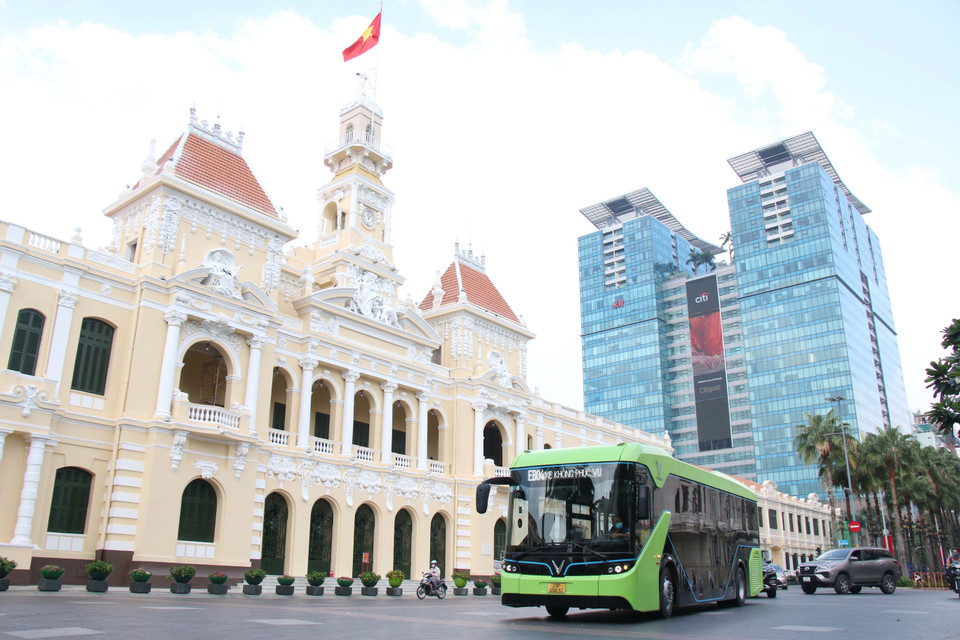 Ces lignes de bus électriques sont proposées par la filiale à Ho Chi Minh-Ville de la SARL VINBUS ECOLOGY TRANSPORT SERVICES. 