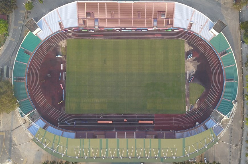 La province de Phu Tho se situe à environ 80 km au nord du centre de Hanoï, à environ 60 km de l'aéroport international de Noi Bai. La ville de Viet Tri est le centre politique, économique et culturel de la province. Disposant de beaux paysages naturels, Phu Tho possède de riches potentiels pour le développement du tourisme. Elle est notamment connue pour le culte des rois Hung qui a été inscrit en 2012 sur la Liste représentative du patrimoine culturel immatériel de l’humanité de l’UNESCO. Chaque année, des millions de pèlerins se rendent au temple des rois Hùng, sur le mont Nghia Linh, dans la province de Phu Tho, pour y commémorer leurs ancêtres et prier pour un climat propice, d’abondantes récoltes, de la chance et une bonne santé. Les SEA Games 31 seront une occasion pour Phu Tho de promouvoir son image, son tourisme et sa culture à l’échelle régionale. Photo : PV/Vietnam+ 