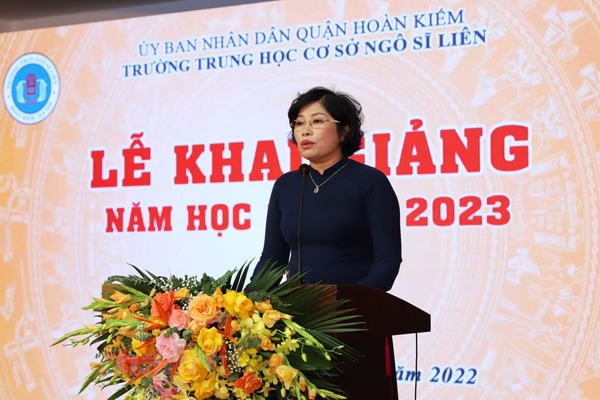 Ces succès sont le fruit du programme de perfectionnement des capacités en langues étrangères en faveur des élèves et des enseignants, en coopération avec des établissements à Singapour, au Japon, au Canada, notamment dans le développement de classes bilingues. "Il s’agit vraiment d’une grande fierté et d'un grand bonheur pour le collège, pour ses quelque 130 fonctionnaires et enseignants, ainsi que pour ses plus de 2.500 élèves. C'est la réussite non seulement des enseignants et des élèves d’aujourd'hui, mais aussi des efforts inlassables de nombreuses générations tout au long des 100 ans d'histoire du collège", a déclaré la proviseure du collège, Pham Thu Hà. 