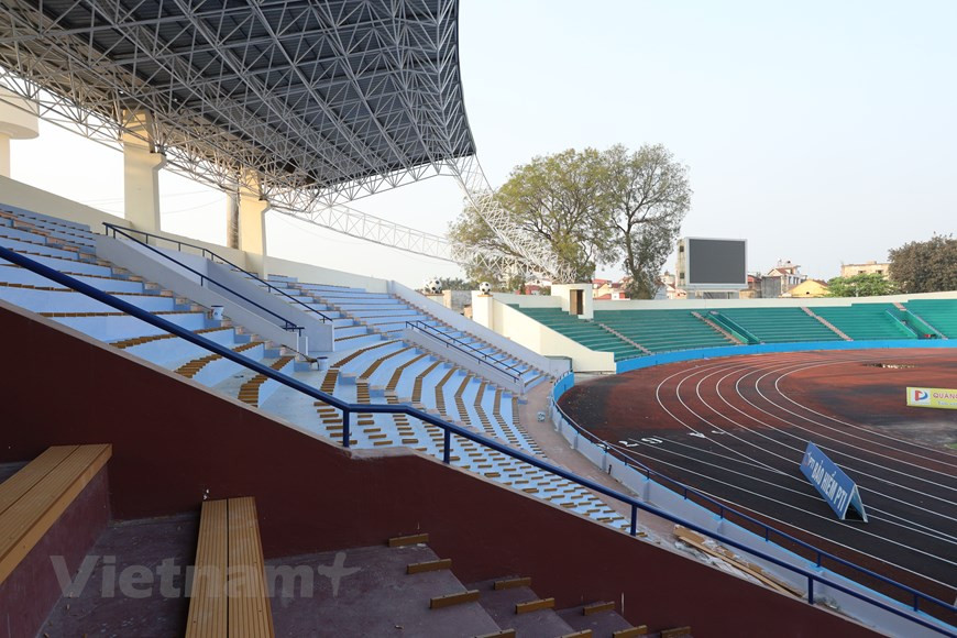 En tant que l’une des 12 localités d’accueil des SEA Games 31, la province de Phu Tho a collaboré étroitement avec les autorités compétentes pour mettre en œuvre toutes les mesures nécessaires à l’organisation avec succès des matchs de la poule A de football masculin. Les SEA Games 31 mettront à l’acffiche plus de 40 sports et 526 événements auxquels participeront quelque 10.000 athlètes et officiels des 11 pays d'Asie du Sud-Est. L'événement biennal était initialement prévu pour fin 2021 mais retardé en raison des impacts de la pandémie de Covid-19. C’est la 2e fois que le Vietnam accueille les SEA Games, après l’édition de 2003. Photo : PV/Vietnam+