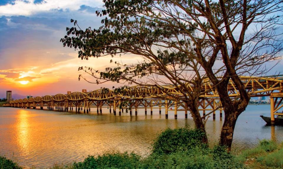 Da Nang, surnommée la ville des ponts, est toujours une destination intéressante pour les touristes.