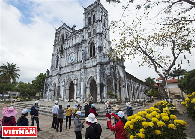 La Cathédrale Mang Lang, ​de près de 120 ans, ​​à Phu Yên.