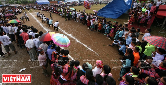 A l’occasion des fêtes et du Têt traditionnel, les luttes à la corde sont organisées dans l’ensemble de la région Nord-Ouest. 