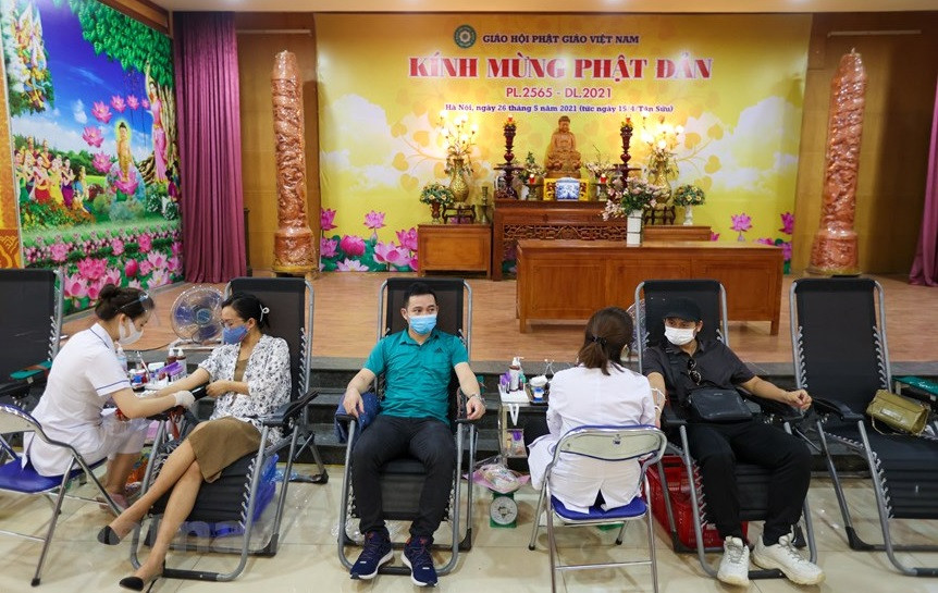 Au Vietnam, en 2020, plus de 1,4 million d'unités de sang ont été mobilisés, dont 99% proviennent de donneurs volontaires, soit près de 1,5% de la population nationale participant au don de sang. Photo: VNA