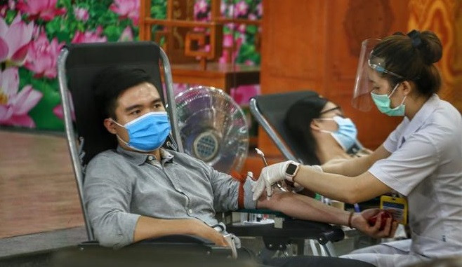 Tout le monde peut participer au don de sang – une activité humaine. Photo: VNA