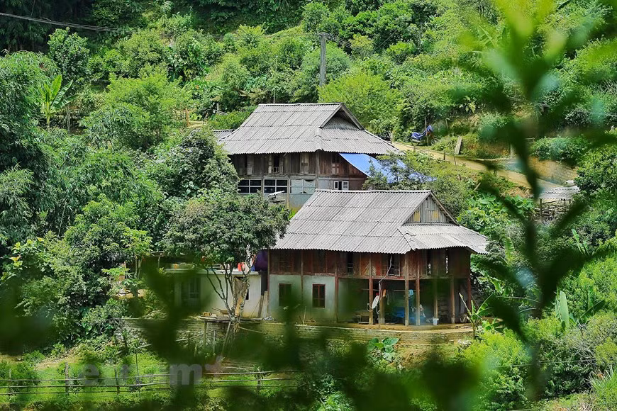 Une maison des habitants locaux. Photo: Vietnam+