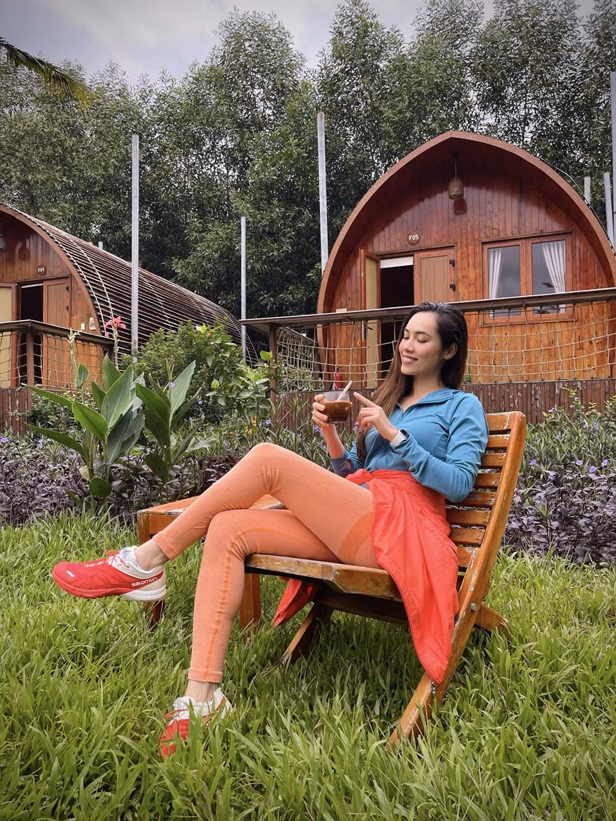 Les autorités de la province de Quang Binh a facilité le voyage de Vu Hoang My et ses amis. Quang Binh a maintenant plusieurs produits touristiques avec une gamme variée, y compris 15 types de tourisme d’expérience et de tourisme d’aventure, organisés à Phong Nha - Ke Bang. Avec un potentiel et des avantages considérables, Quang Binh devrait devenir l'un des principaux centres de tourisme d'aventure et d'exploration de la nature, non seulement dans la région, mais également dans le monde. La province étudie les conditions nécessaires à la mise en œuvre du projet de développement des voyages d'aventure et d'exploration, afin d'exploiter efficacement le potentiel du système de grottes éternellement mythiques. Photo : VietnamPlus 