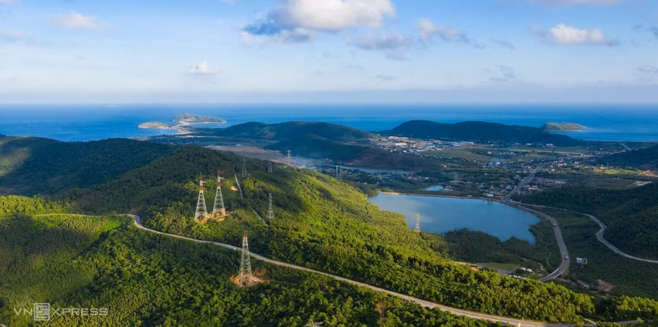Le col de Ngang (Col horizontal) fait office de frontière naturelle entre les provinces de Ha Tinh et Quang Binh. Photo: vnexpress.net 