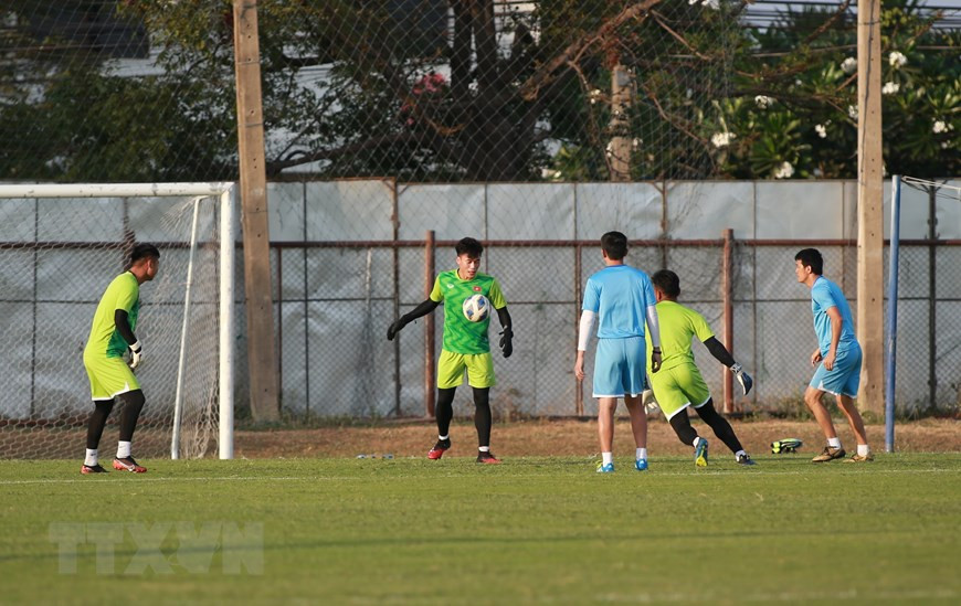 Les gardiens de but Nguyên Van Toan (à gauche) et Bui Tiên Dung (à droite). Photo: VietnamPlus