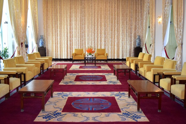 Du 19 au 23 octobre 1972, les six entretiens entre le Président de la République du Vietnam, Nguyên Van Thiêu, et le conseiller du Président américain Nixon, Henry Kissinger, ont eu lieu dans ces deux salons de réception. 