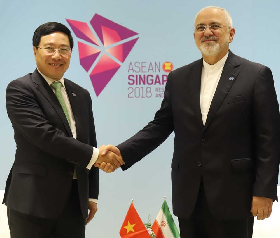  Le 2 août, à Singapour, le vice-Premier ministre et ministre des Affaires étrangères, Pham Binh Minh rencontre le ministre iranien des Affaires étrangères, Mohammad Javad Zarif. 