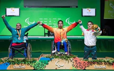 8. Lors des Jeux paralympiques de Rio 2016, le power-lifteur Lê Van Công a lui aussi été médaillé, ce qui, là aussi, a constitué une première pour le Vietnam, en soulevant 183 kg au développé-couché dans la catégorie des moins de 49 kg, avec le record du monde à la clé.