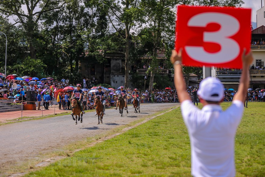 De nombreux visiteurs ont dit qu'ils ont pris beaucoup de plaisir à cet événement de course de chevaux unique. Photo: VNA