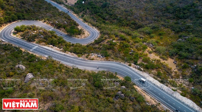  Route menant à la baie de Vinh Hy.