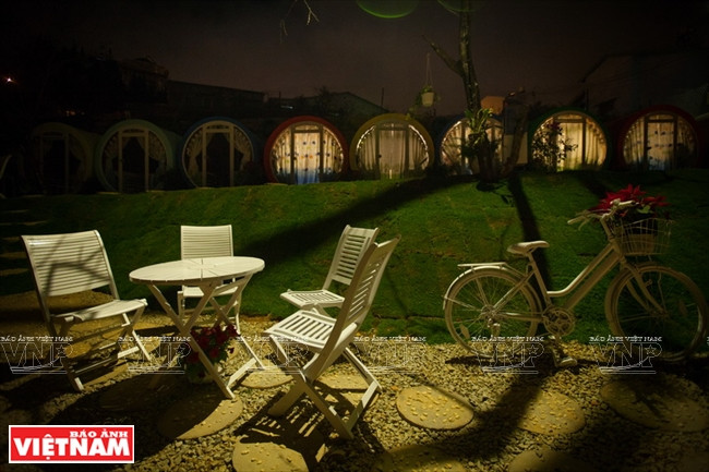 Dans le parc de l’hôtel.