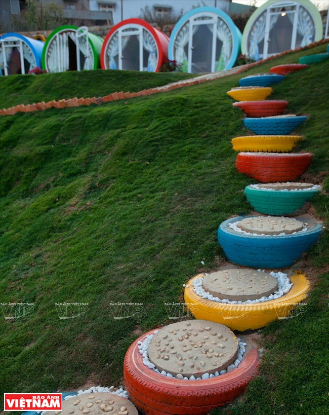  Des marches en forme de macarons géants.