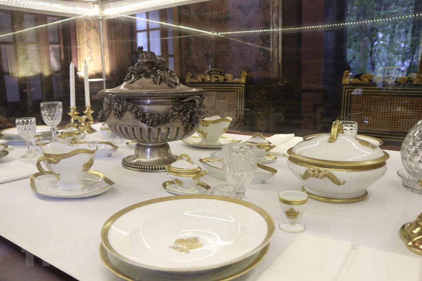 Le Centre de préservation des vestiges de l’ancienne Cité impériale de Huê a commencé en 2002 à remettre en état le palais pour lui rendre sa beauté originelle.