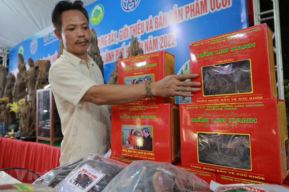 Le 22 avril 2022, le Comité populaire de Hanoï a publié une décision sur le plan de mise en œuvre du programme OCOP dans la capitale pour 2025. Hanoï s'est fixé comme objectif de d'avoir d'ici 2025 2.000 produits OCOP supplémentaires classés 3 étoiles et plus. En outre, toutes ses communes répondant aux normes avancées en matière de Nouvelle Ruralité disposeront de produits OCOP. De plus, au moins 70% des producteurs de produits OCOP devront être des groupements coopératifs, des coopératives et des entreprises. 100% des produits OCOP auront accès à des événements pour présenter, promouvoir et commercialiser les produits OCOP. Chaque district et cité municipal aura construit d’ici 2025 au moins un centre de conception créative, de présentation, de promotion et de vente des produits OCOP...