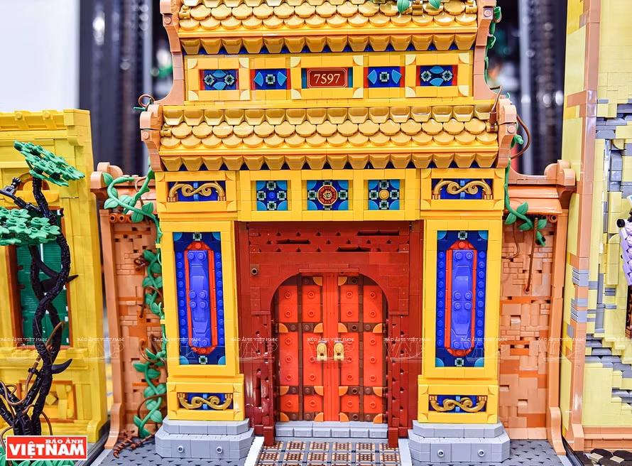 Dang Huy Hoang espère que son travail pourra aider à diffuser la culture vietnamienne et à construire une image positive du pays dans le monde entier. Photo: Vietnam Illustré