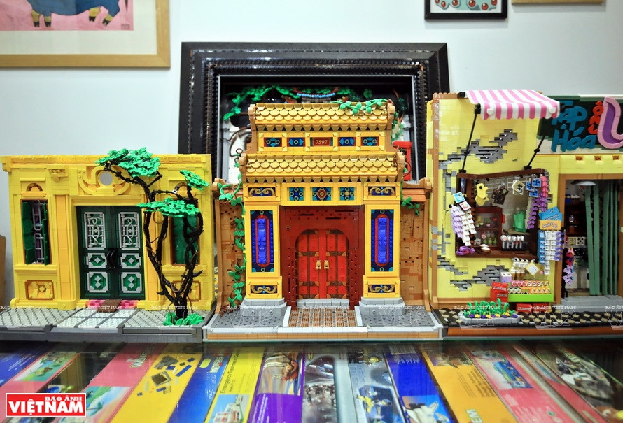 Hoang s'est inspiré de l'architecture vietnamienne et a créé un certain nombre de bâtiments à partir de briques lego. Photo: Vietnam Illustré