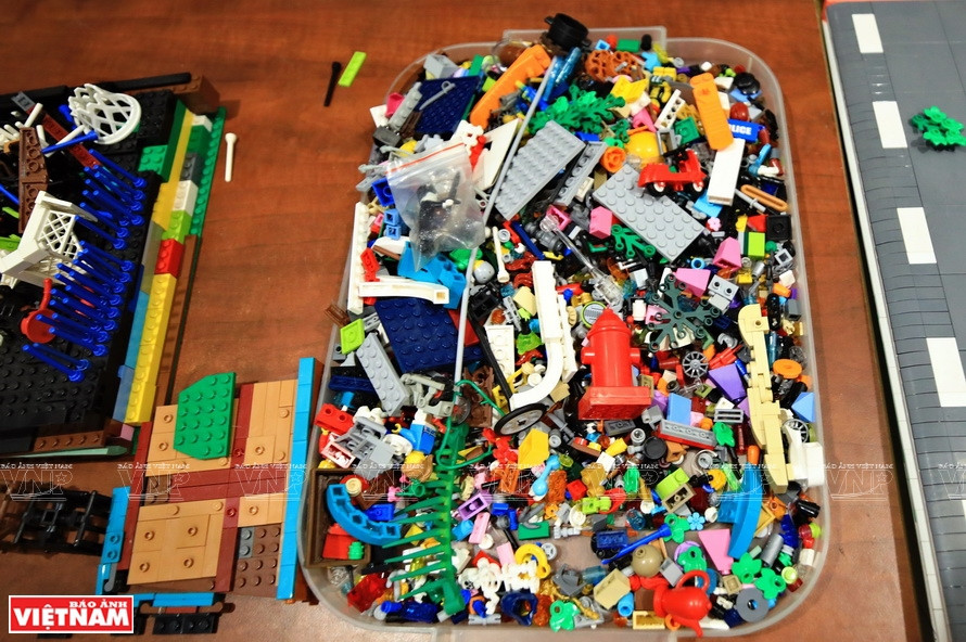 Dang Huy Hoang estime sa collection à environ 2 millions de pièces. Photo: Vietnam Illustré