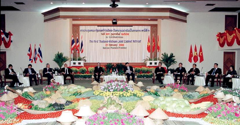 La première réunion conjointe du cabinet Vietnam-Thaïlande a été organisée les 20 et 21 février 2004 à Da Nang.