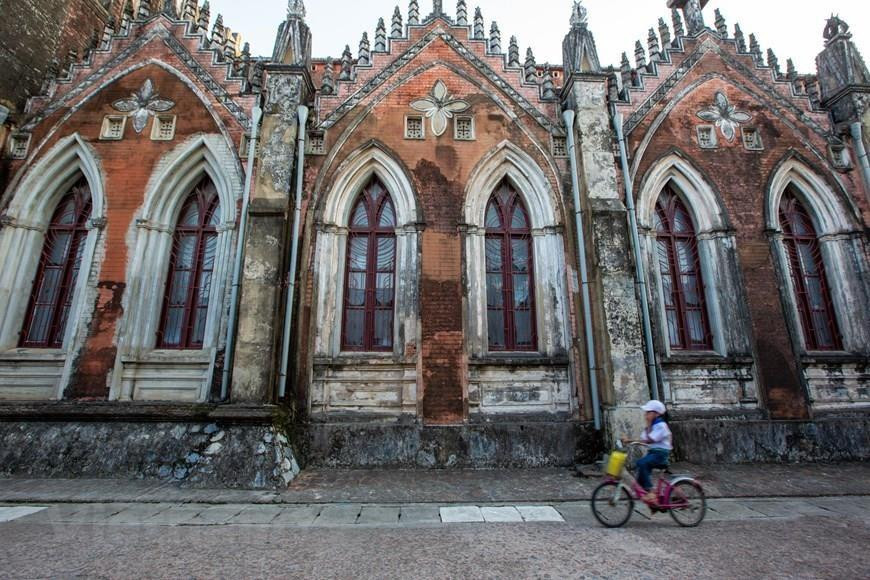 Le nom de So Kien est inspiré du nom des deux villages: So (ou Ninh Phu) spécialisé dans l'agriculture et Kien (ou Kien Khe) spécialisé dans le commerce et la transformation de la chaux.