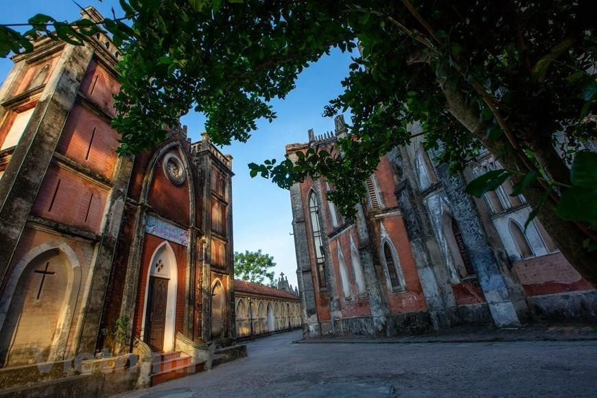 En 2010, le Saint-Siège et l'Ordre de la Congrégation du Culte Divin ont élevé l'église So Kien au rang de basilique, sous le titre de l'Immaculée-Conception. Elle est désormais devenue la quatrième basilique au Vietnam.